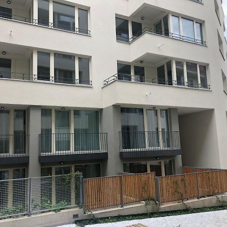 Luxury Apartment With Private Garden Prague Exterior photo
